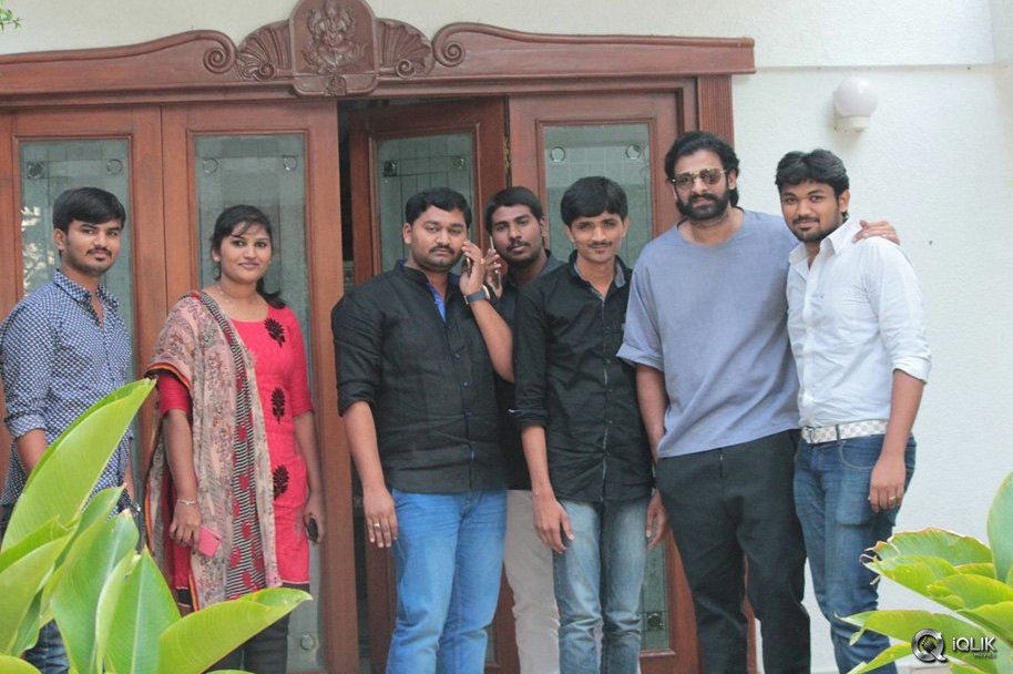 Karnataka-Fans-Meets-Prabhas